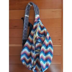 KAVU Aztec Geometric Sling Bag Crossbody Blue Strap Zipper Pockets Women